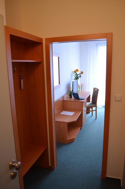 Hotel Arnost Garni Pardubice Room photo