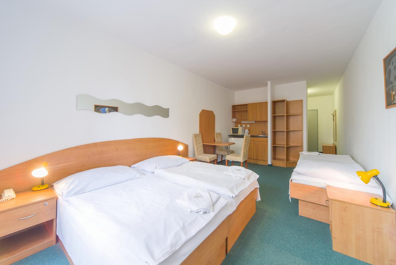 Hotel Arnost Garni Pardubice Exterior photo