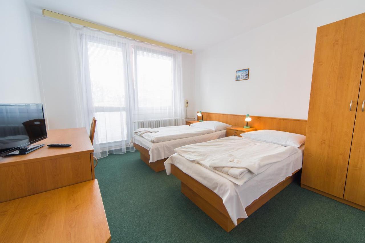 Hotel Arnost Garni Pardubice Exterior photo